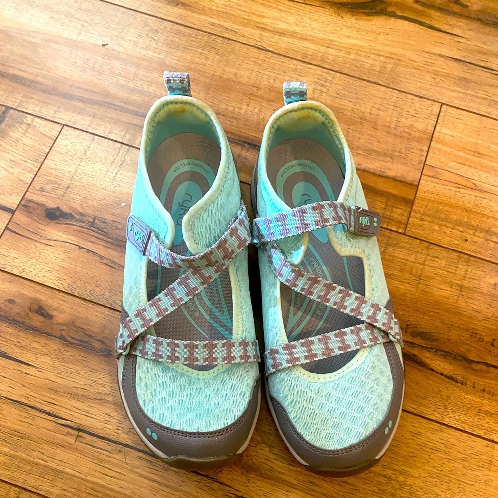 Ryka KAILEE Mary Jane Sneaker sz 7w